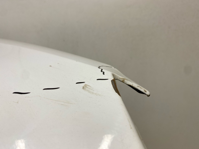 Крыло переднее правое