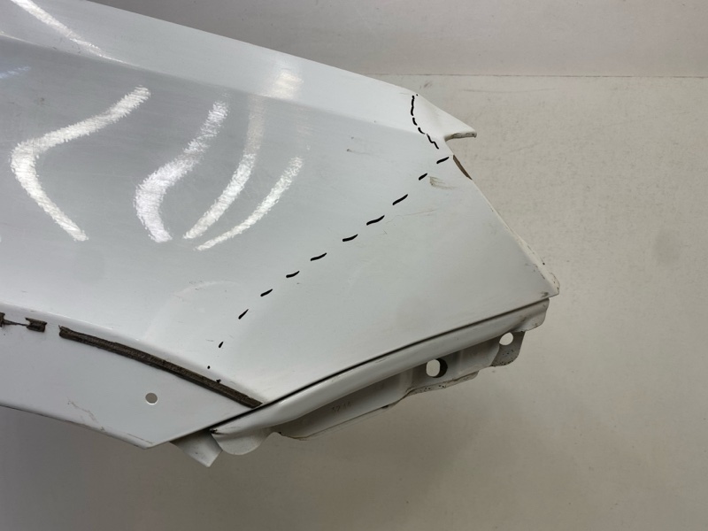 Крыло переднее правое