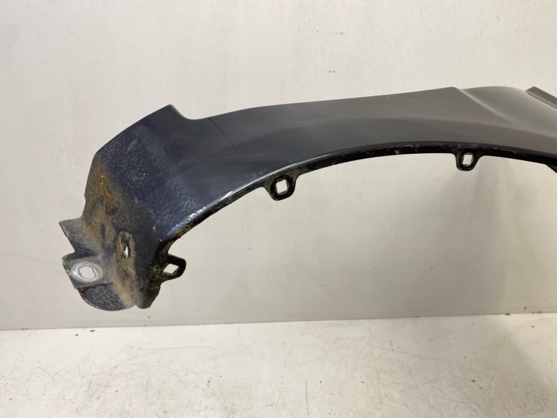 Крыло переднее правое