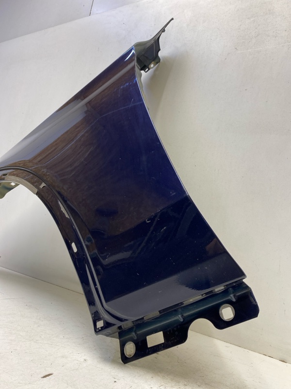 Крыло переднее левое