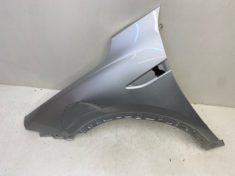 Крыло переднее левое