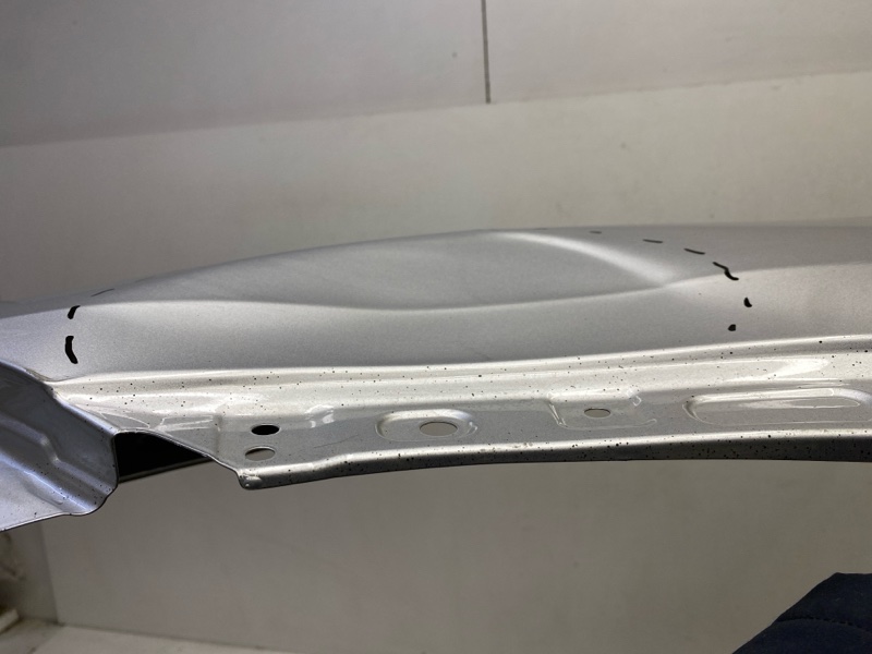 Крыло переднее левое