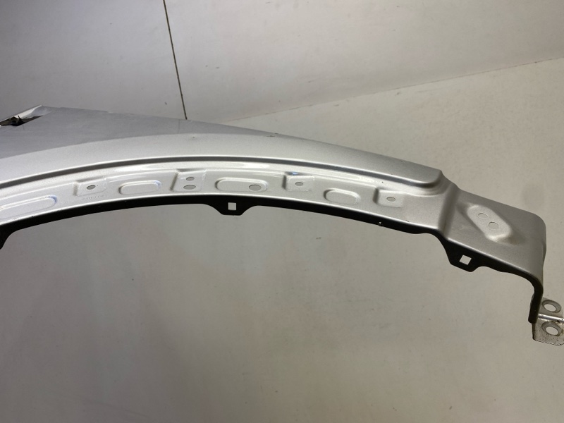 Крыло переднее левое