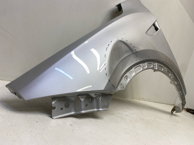 Крыло переднее левое