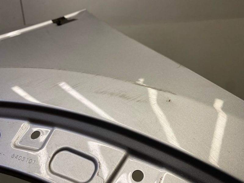 Крыло переднее левое