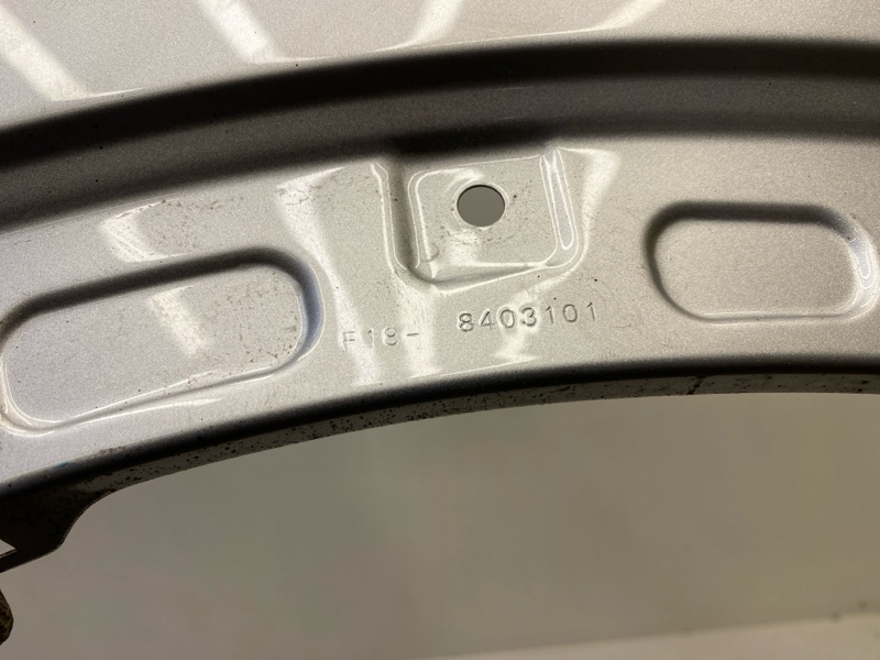 Крыло переднее левое