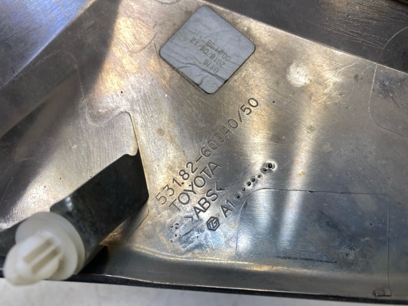 Молдинг переднего бампера левый