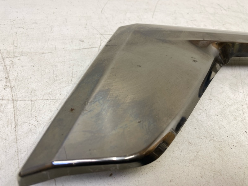 Молдинг переднего бампера левый