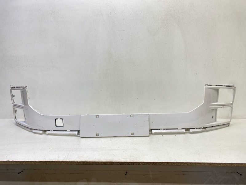 Накладка переднего бампера