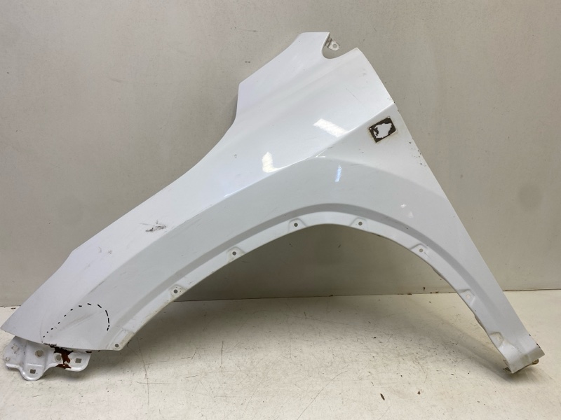 Крыло переднее левое