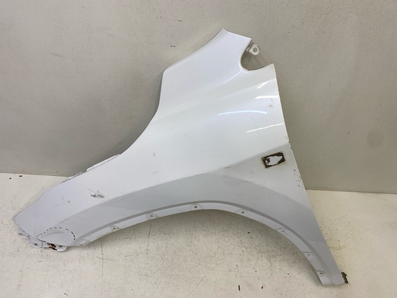 Крыло переднее левое