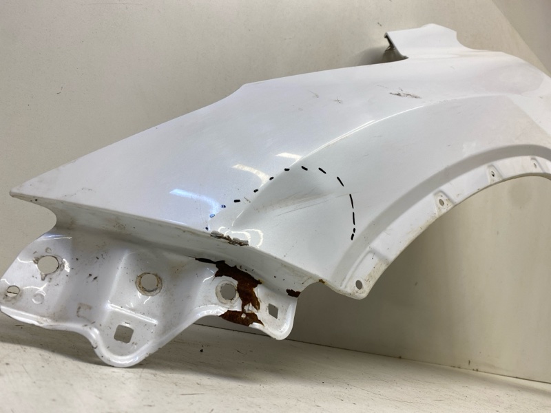 Крыло переднее левое