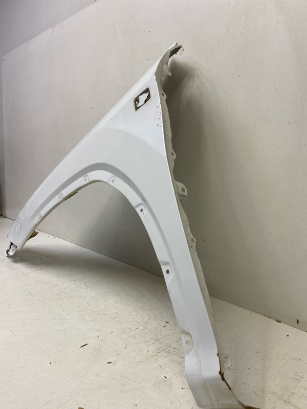 Крыло переднее левое