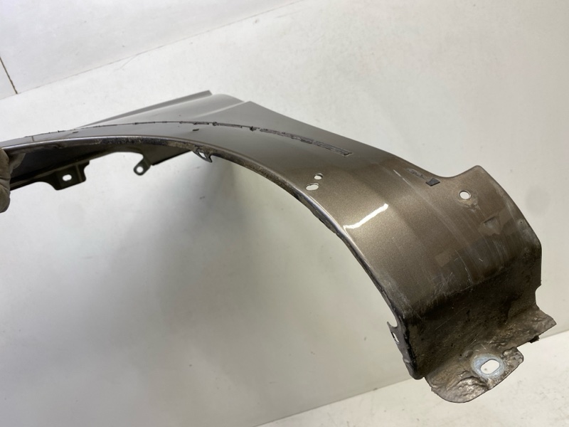 Крыло переднее левое