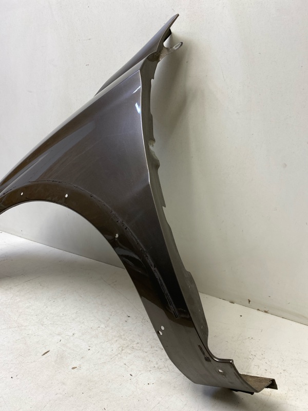 Крыло переднее левое