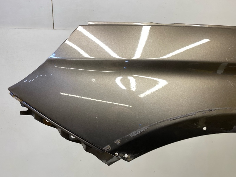 Крыло переднее левое