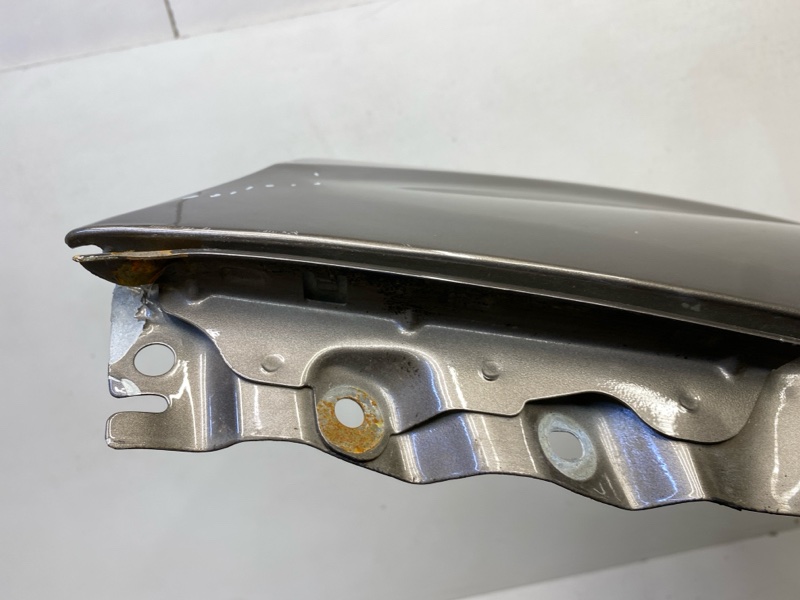 Крыло переднее левое