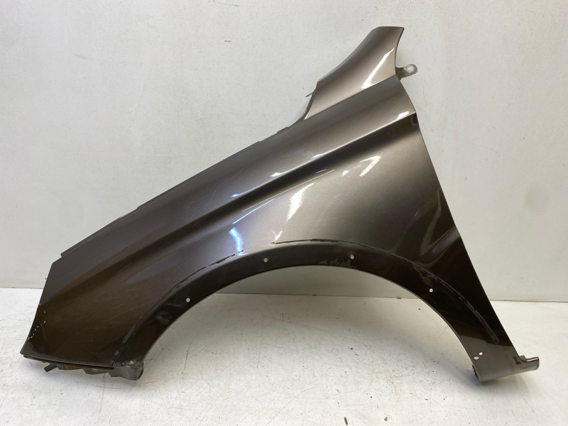 Крыло переднее левое