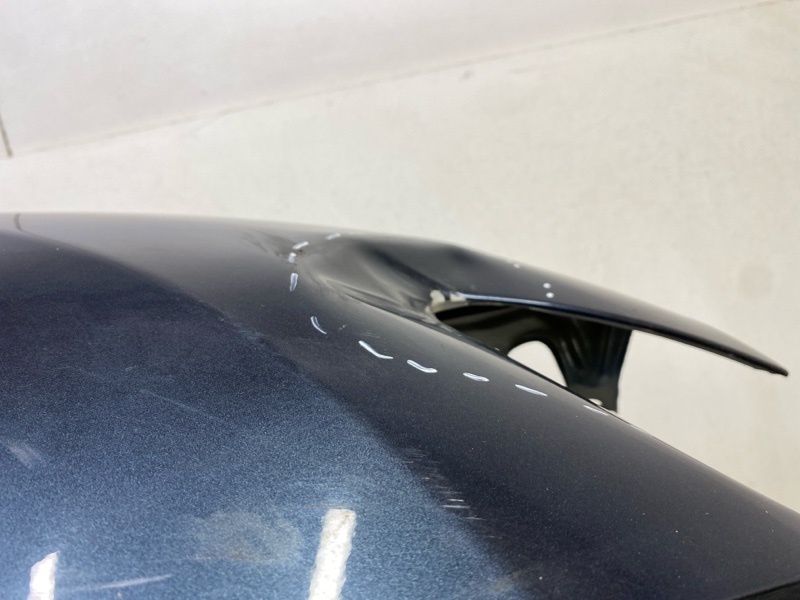 Крыло переднее правое