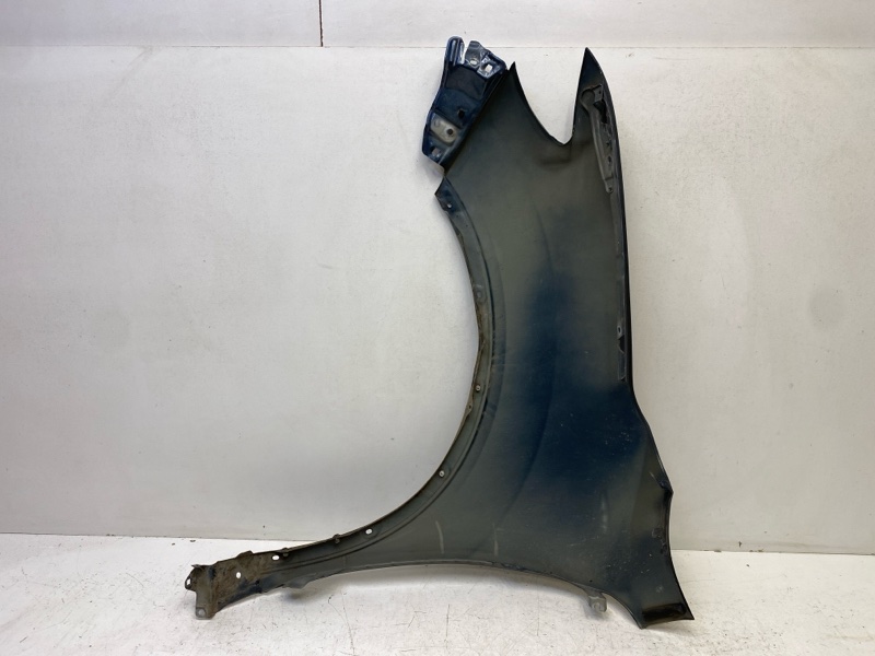 Крыло переднее правое