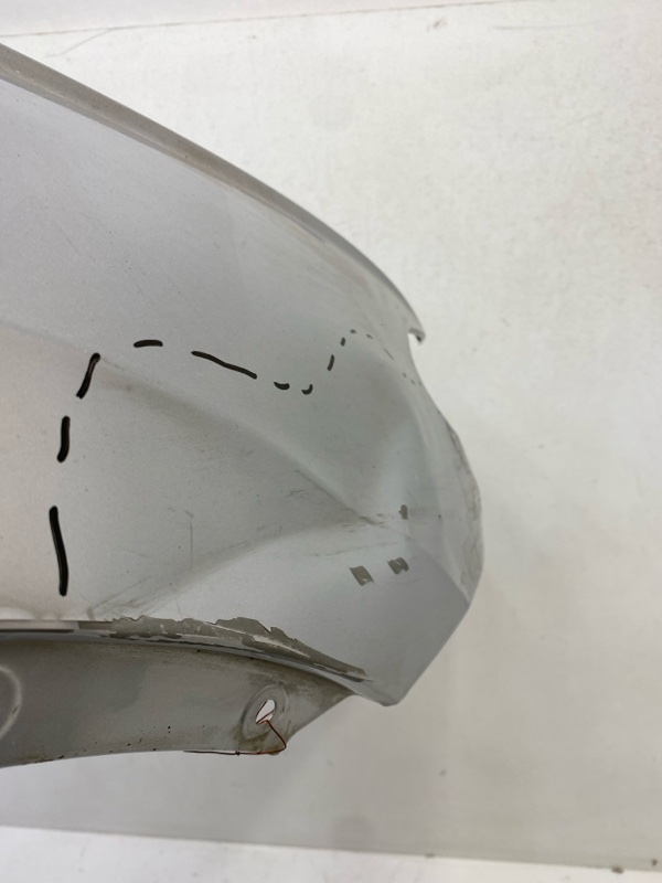 Крыло переднее правое