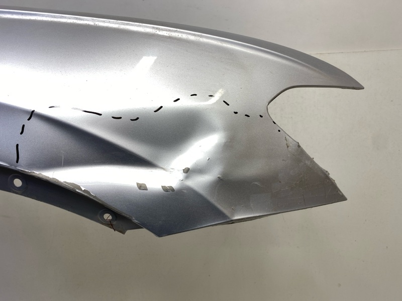 Крыло переднее правое