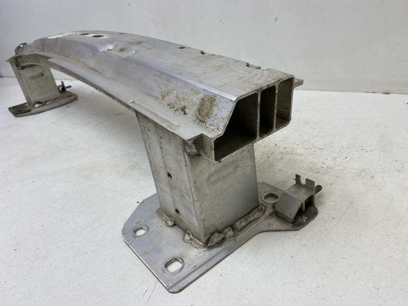 Усилитель заднего бампера