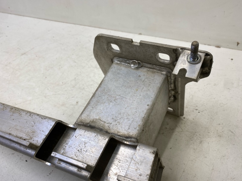 Усилитель заднего бампера