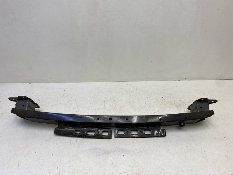 Усилитель переднего бампера