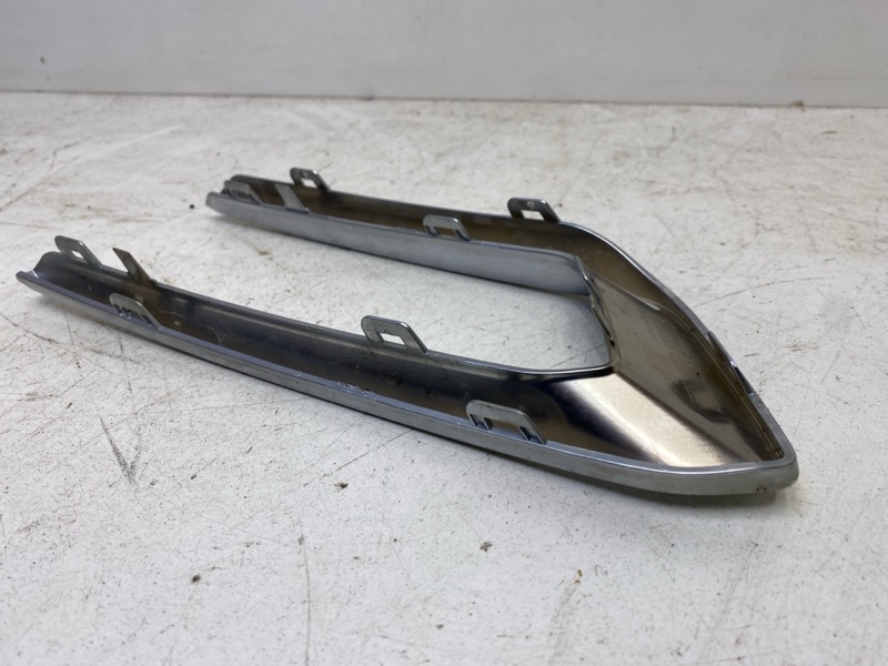 Накладка переднего бампера левая