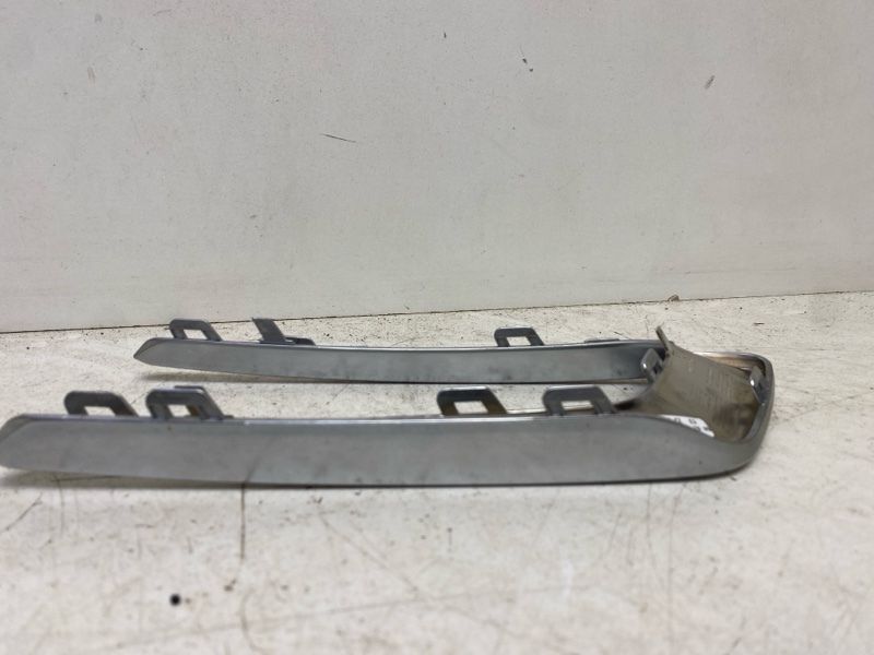 Накладка переднего бампера правая