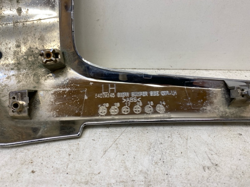 Накладка переднего бампера левая