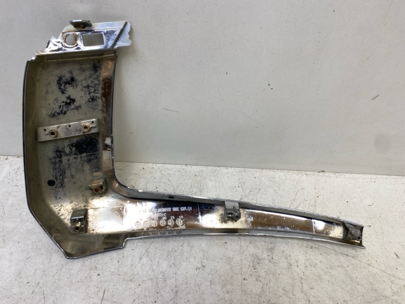 Накладка переднего бампера левая