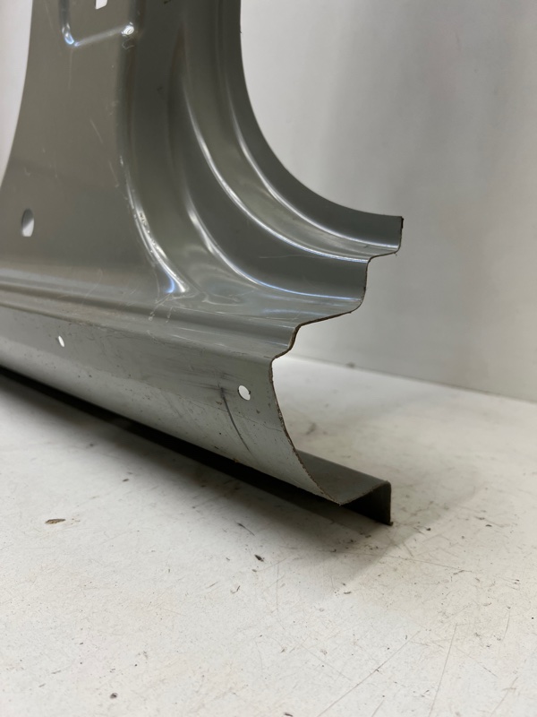 Кузовной элемент