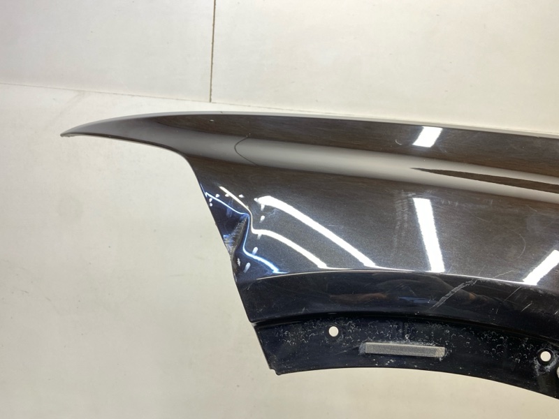 Крыло переднее левое