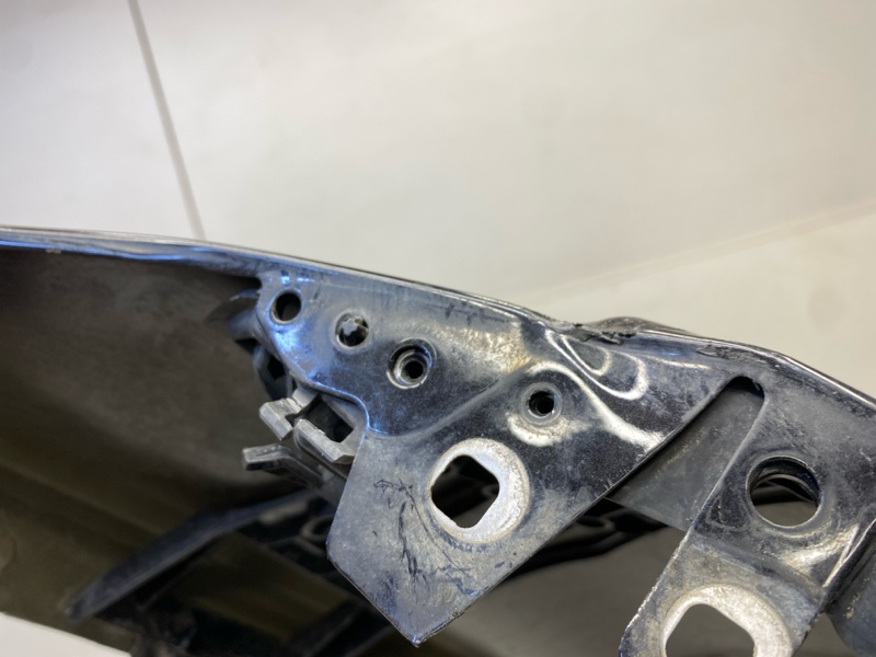 Крыло переднее левое