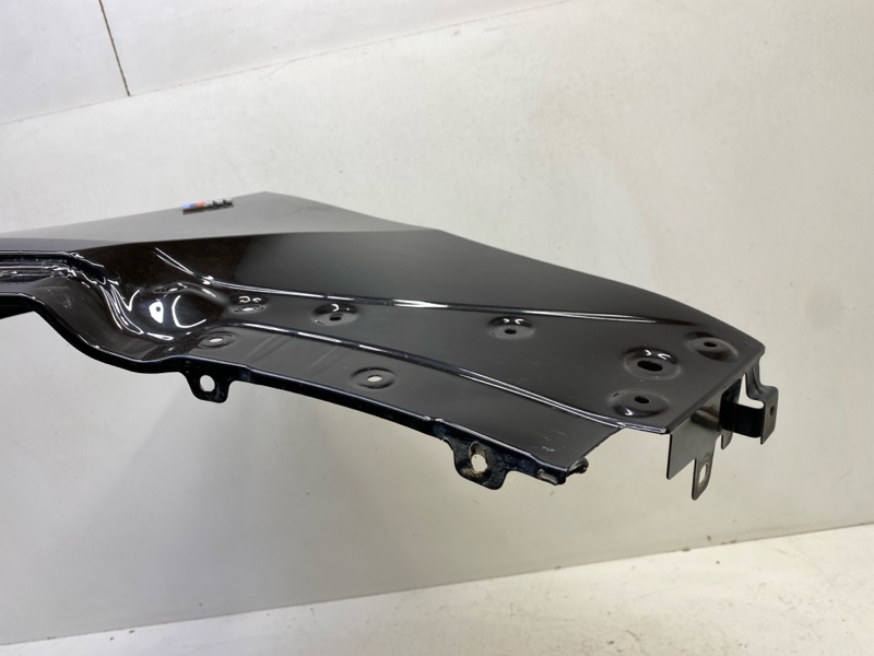 Крыло переднее левое