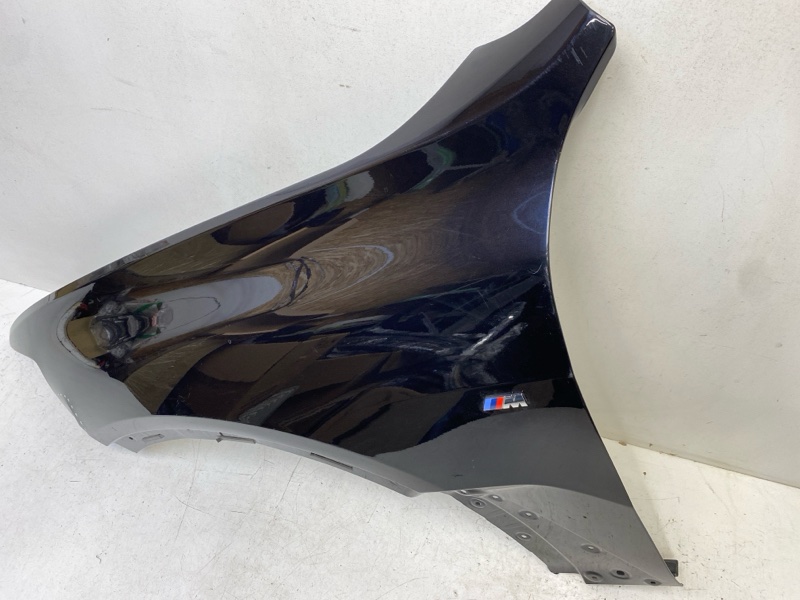 Крыло переднее левое