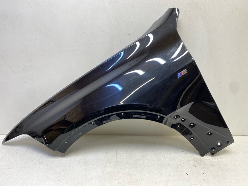 Крыло переднее левое