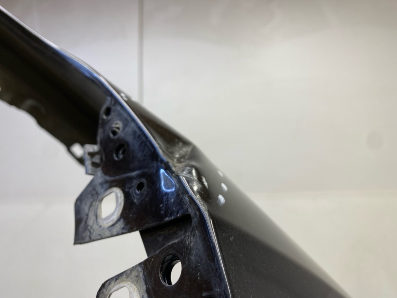 Крыло переднее левое