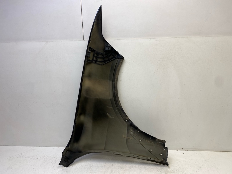 Крыло переднее левое