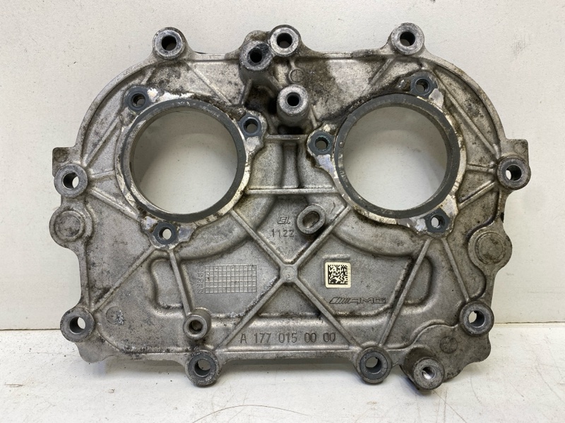 Крышка двигателя передняя