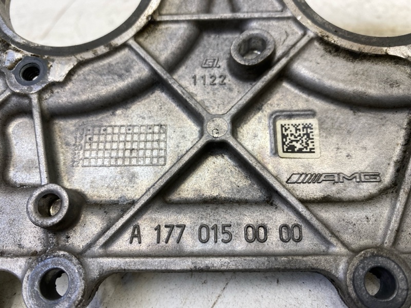 Крышка двигателя передняя