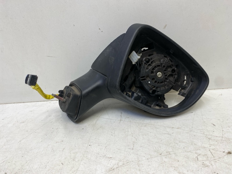 Зеркало правое электрическое