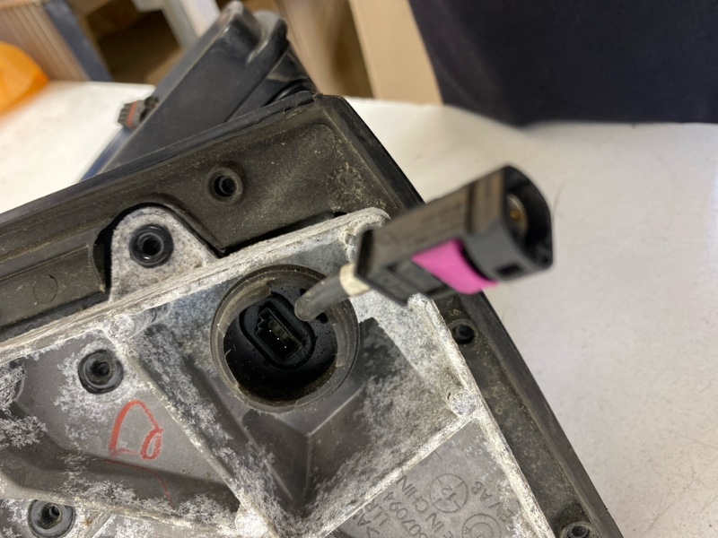 Зеркало правое электрическое