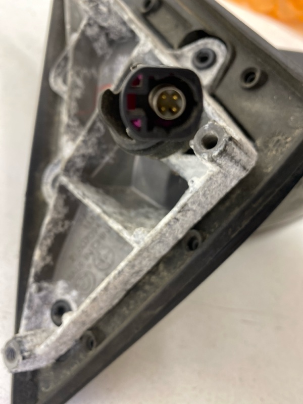 Зеркало правое электрическое