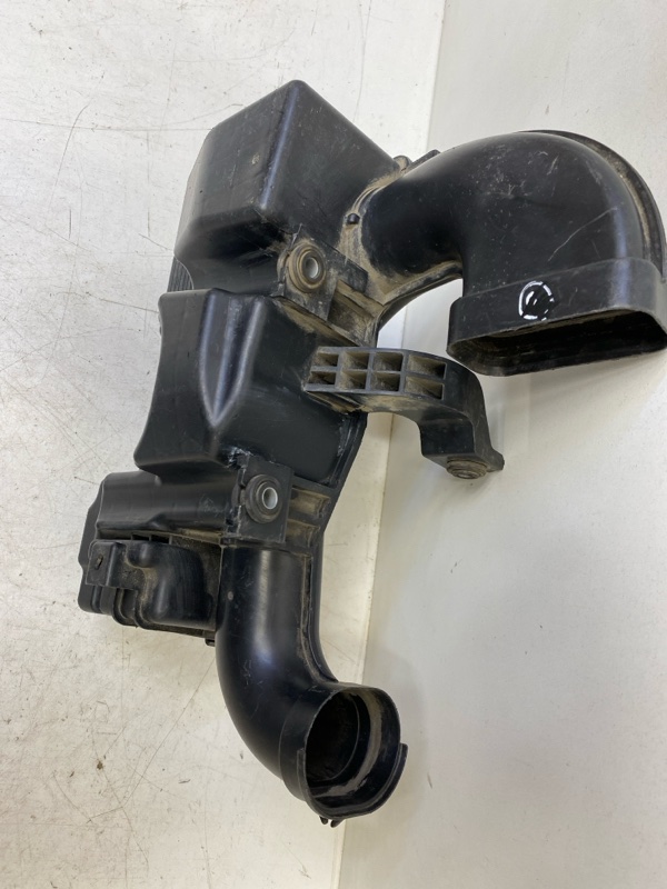 Резонатор воздушного фильтра