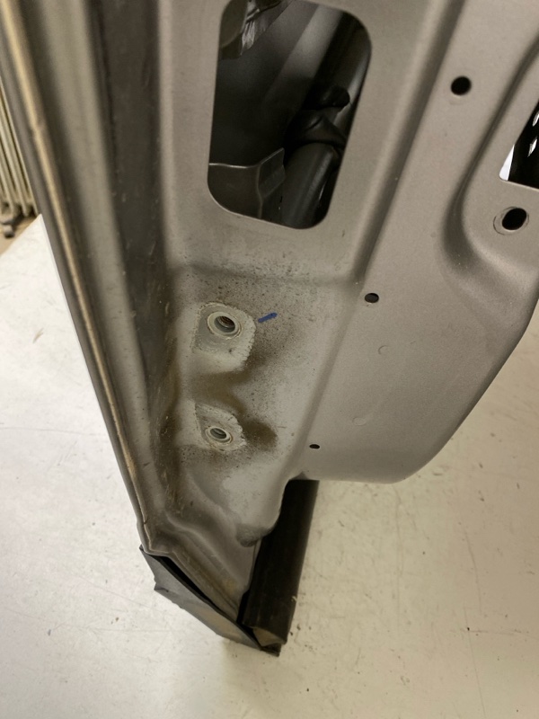 Дверь передняя правая