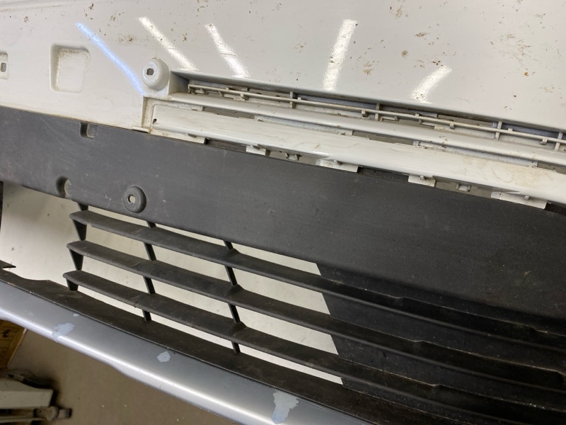 Бампер передний