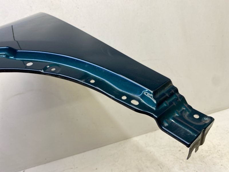 Крыло переднее левое